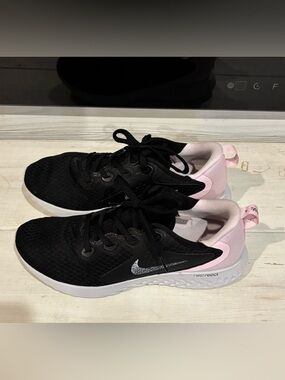 Nike Women’s Black and Light Pink Athletic Running Shoes
